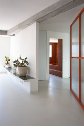 Villa T