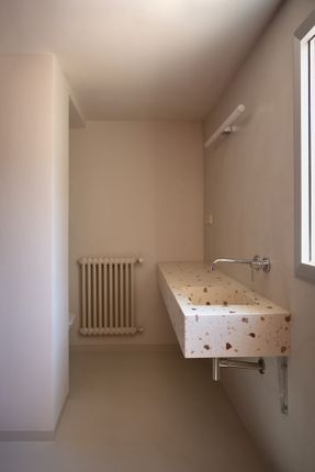 Villa T