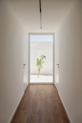 Tneib House