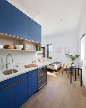 Ivan Hill Adu Residence