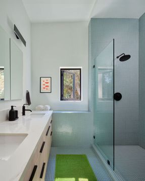 Ivan Hill Adu Residence