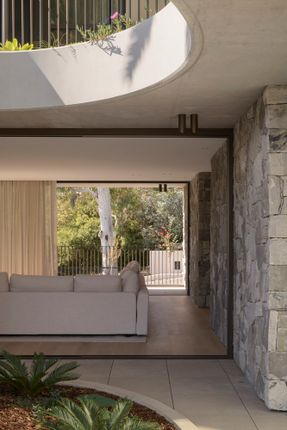 Gawler Crescent House