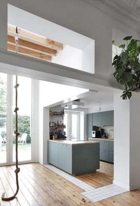 Brussels Dual Residence