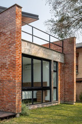Gralhas House