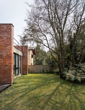Gralhas House