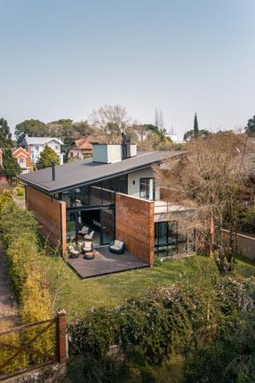 Gralhas House