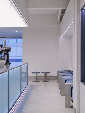 Demer Busan Station Store