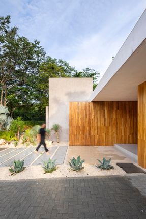Six Courtyards House