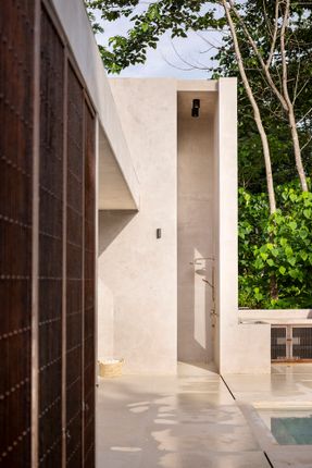 Six Courtyards House