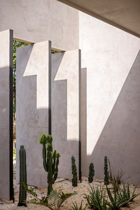 Six Courtyards House