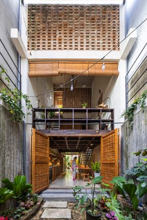 S House