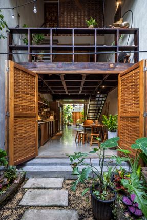 S House