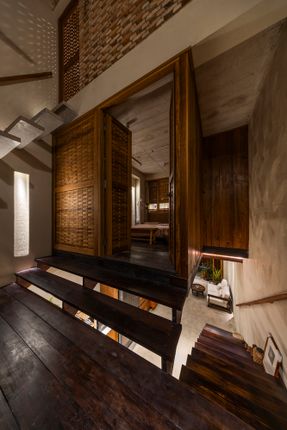 S House