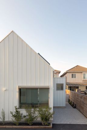 E44 Laneway House