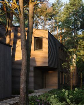 Residence On The Edge Of National Forest
