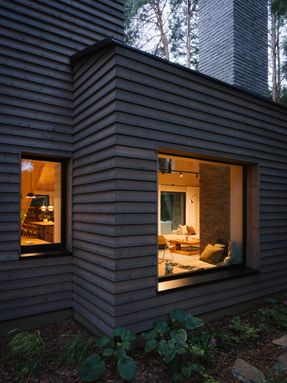 Residence On The Edge Of National Forest