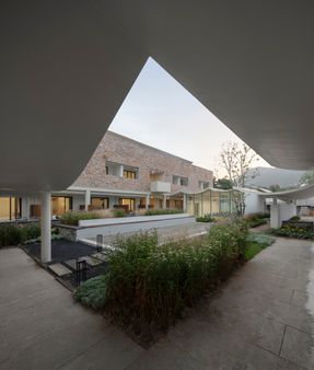 Qingyi Lodge