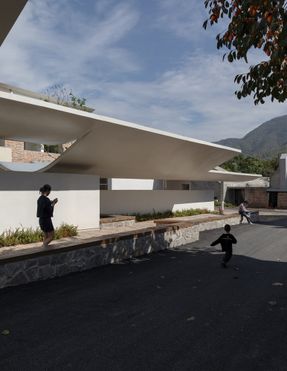 Qingyi Lodge