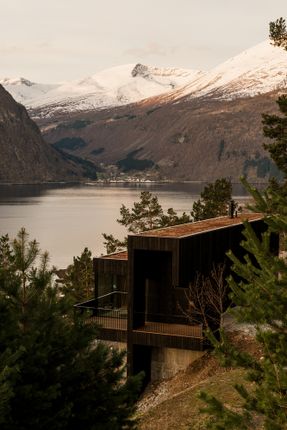 18-07 Holiday Home