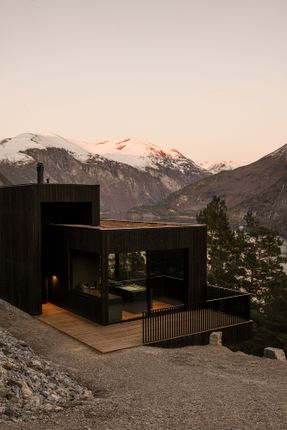 18-07 Holiday Home