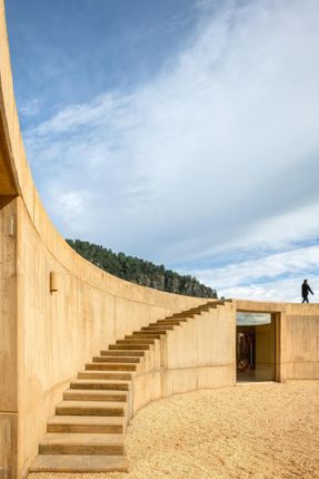 House 720 Degrees