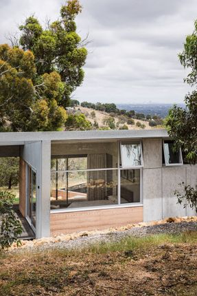Rapid Close House