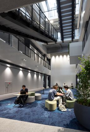 Hannan University Building 4
