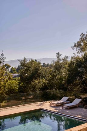 Glass Ridge House
