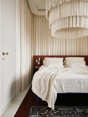 V8 Apartment