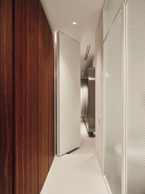 V8 Apartment