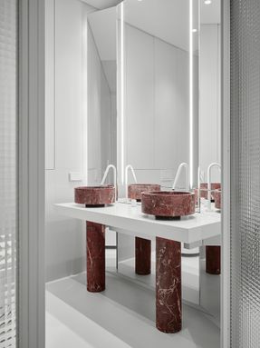 V8 Apartment