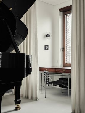 V8 Apartment