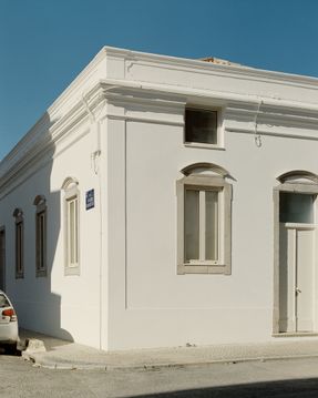 Cut(Outs) House – Ceiling, Walls And Pillar