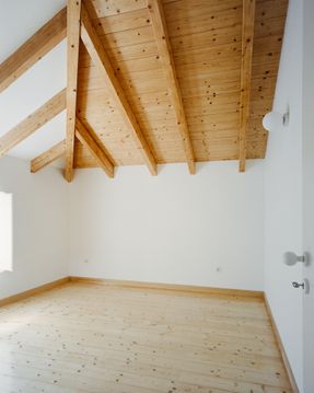 Cut(Outs) House – Ceiling, Walls And Pillar