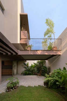 Paseo House Of Cantera