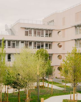 Dominique Frelaut School Group