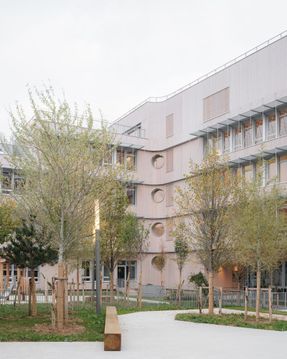 Dominique Frelaut School Group