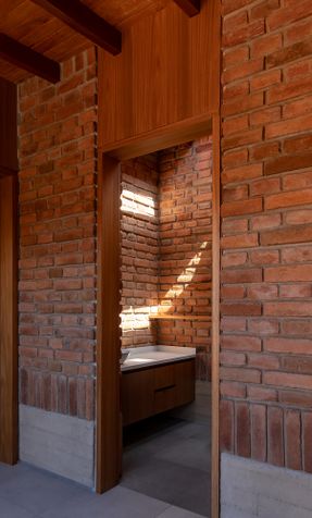 Arupo House