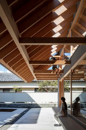 Folded Roof House