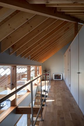 Folded Roof House