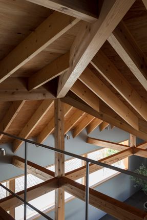Folded Roof House