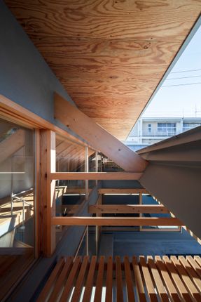 Folded Roof House