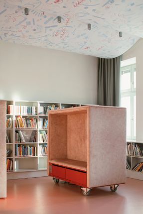 Library In Červený Kostelec