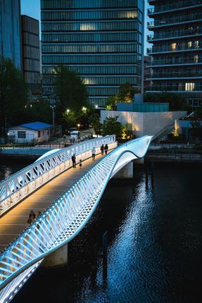 Reimei Kobashi Pedestrian Bridge