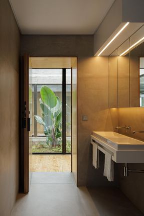 House Cr