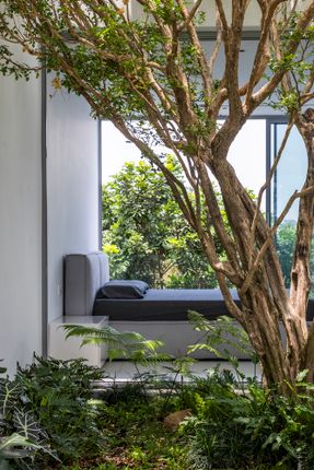 F10 House