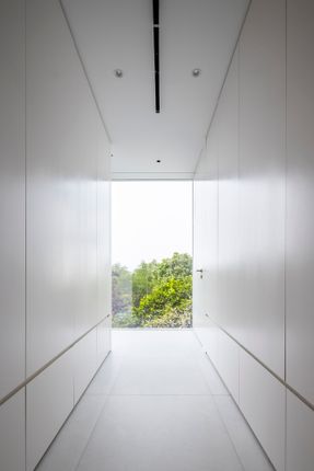 F10 House