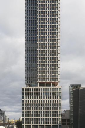 900 Saint-Jacques