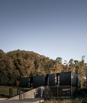 Entremontes House