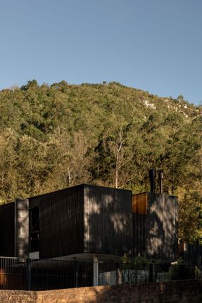 Entremontes House